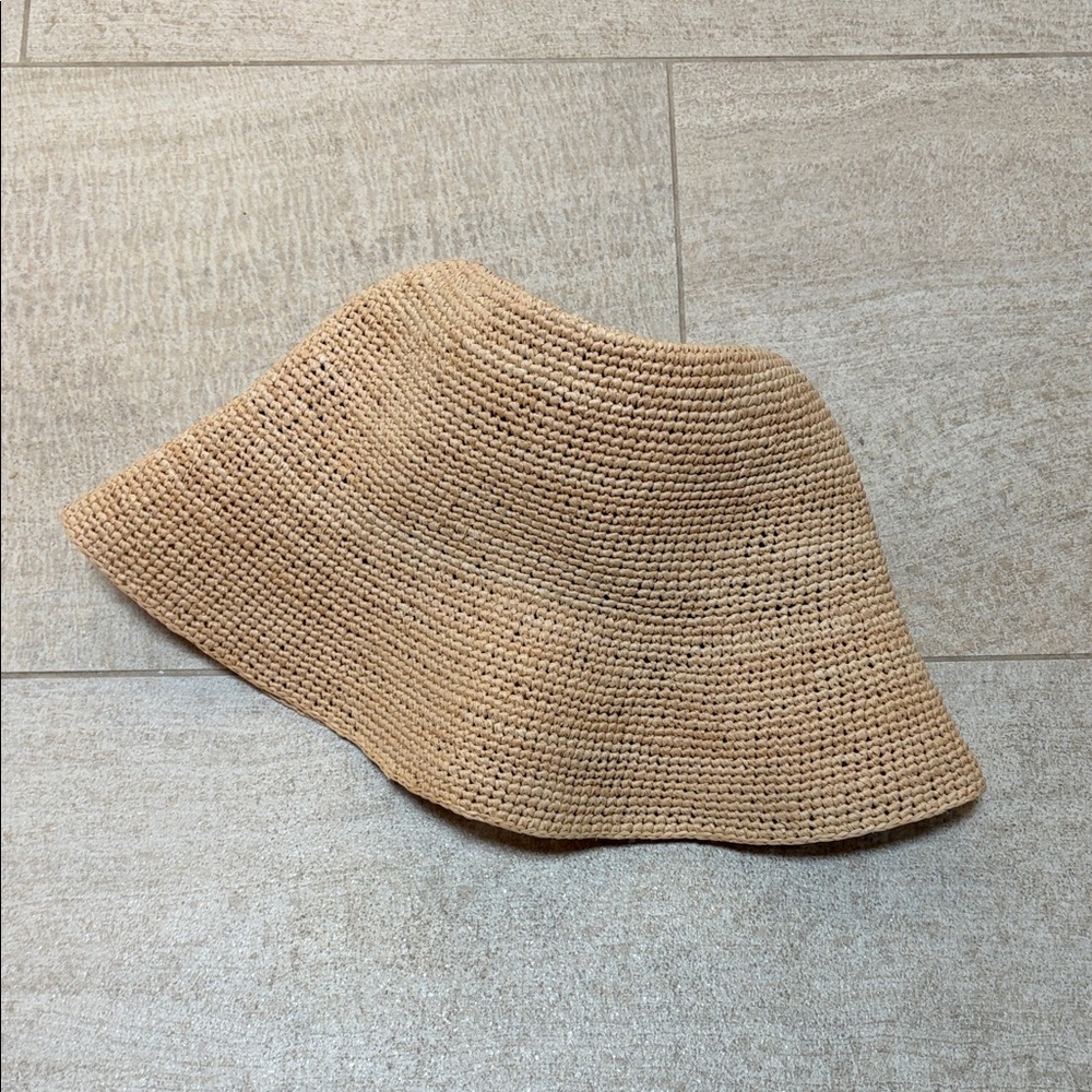 Janessa Leone Felix hat